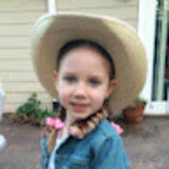 Meet your Posher, Annelise - Picture 1 of 1